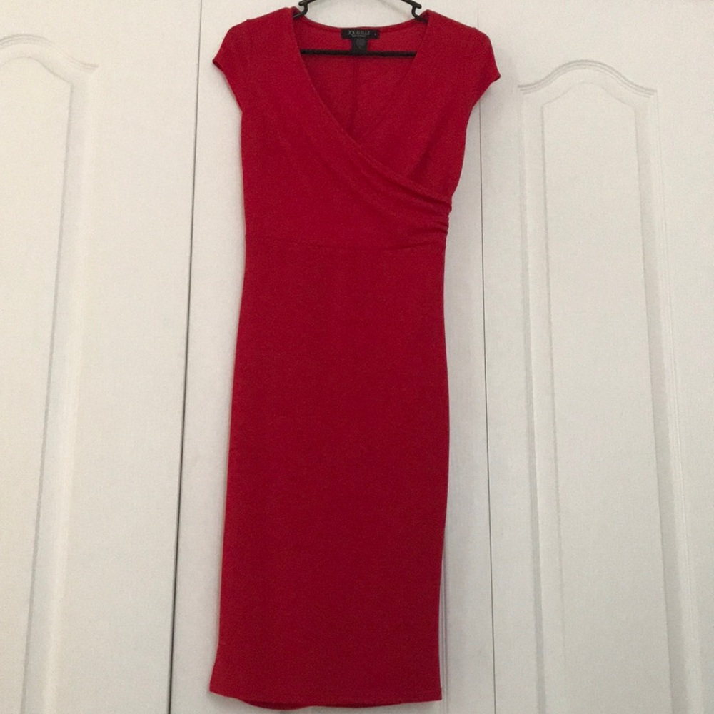 Red v neck cap sleeve dtess